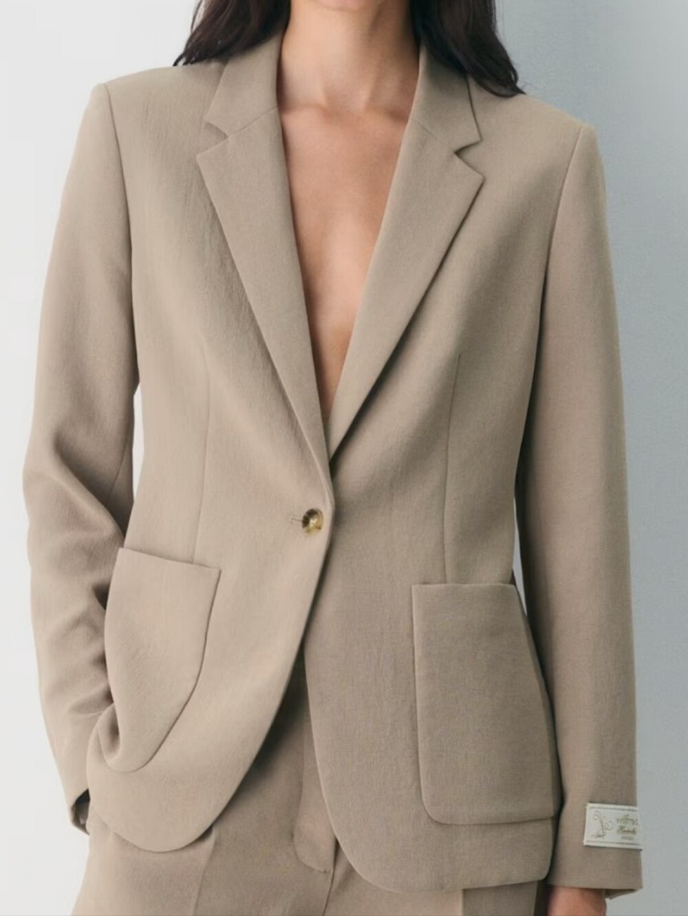 Wilfred

Augusta Blazer - Crepette Slim-Fit Beige Single-Breasted Blazer